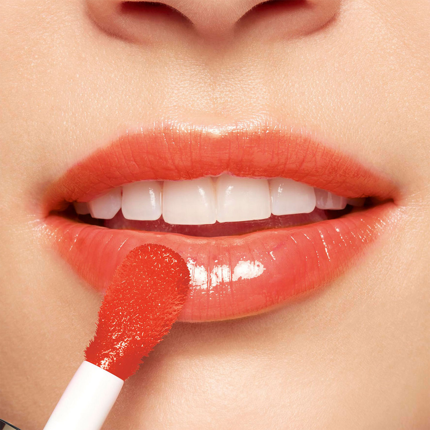 LIP COMFORT OIL (ACEITE HIDRATANTE PARA LABIOS CON UN TOQUE DE COLOR)